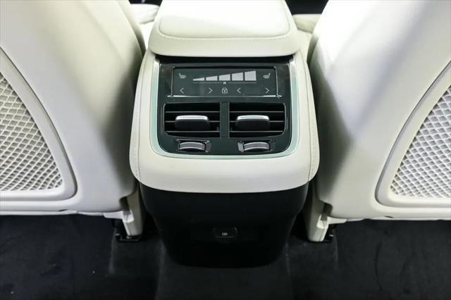 2026 Volvo XC90 Ultra, B6 AWD Gas (mild hybrid), Gasoline, Bright, 7 Seats