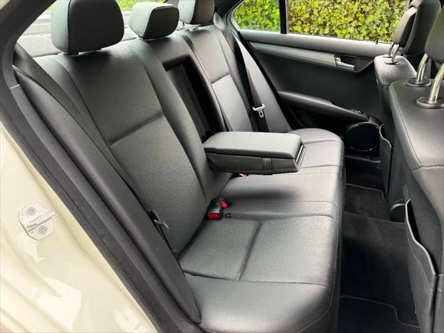 2010 Mercedes-Benz C-CLASS C 300 Sport