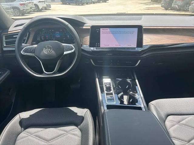 2026 Volkswagen Atlas SE with Technology