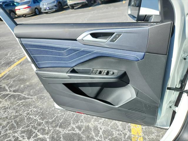 2026 Volkswagen Taos SEL