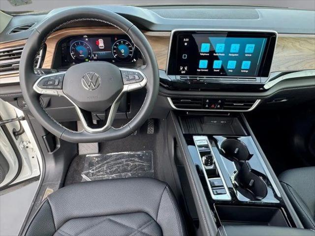 2026 Volkswagen Atlas SE with Technology
