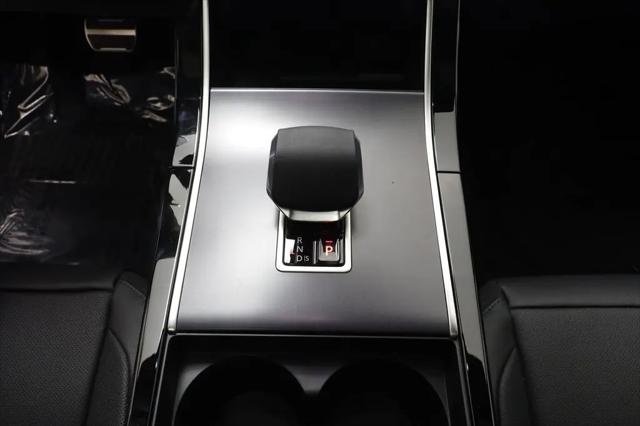 2026 Land Rover Range Rover Velar P250 Dynamic SE