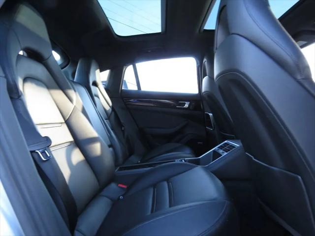 2018 Porsche Panamera 4