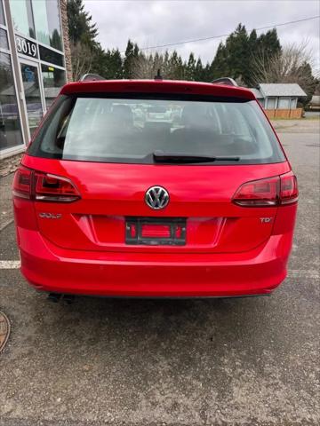 2015 Volkswagen Golf SportWagen TDI SE 4-Door