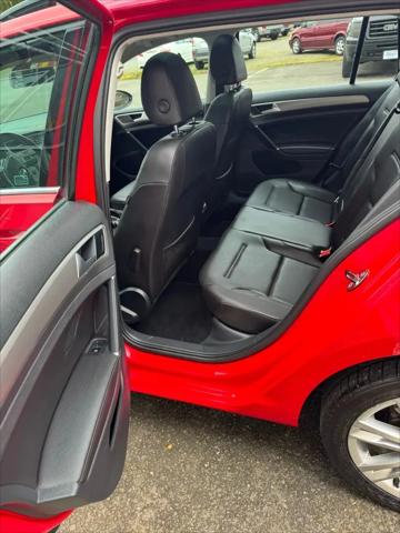 2015 Volkswagen Golf SportWagen TDI SE 4-Door