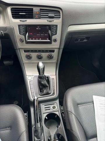 2015 Volkswagen Golf SportWagen TDI SE 4-Door