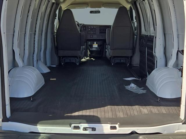 2025 Chevrolet Express Cargo Van RWD 2500 Regular Wheelbase WT