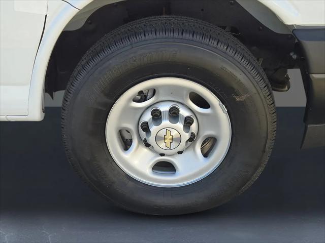 2025 Chevrolet Express Cargo Van RWD 2500 Regular Wheelbase WT