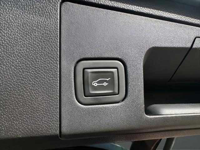 2024 Cadillac XT4 FWD Premium Luxury