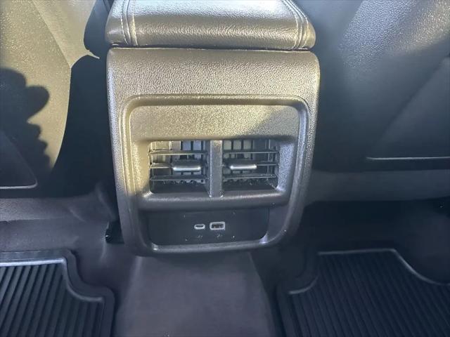2024 Cadillac XT4 FWD Premium Luxury