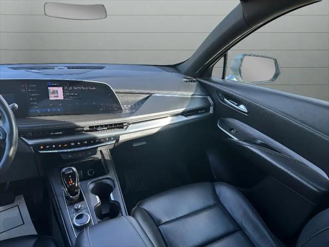 2024 Cadillac XT4 FWD Premium Luxury