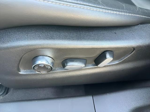 2024 Cadillac XT4 FWD Premium Luxury