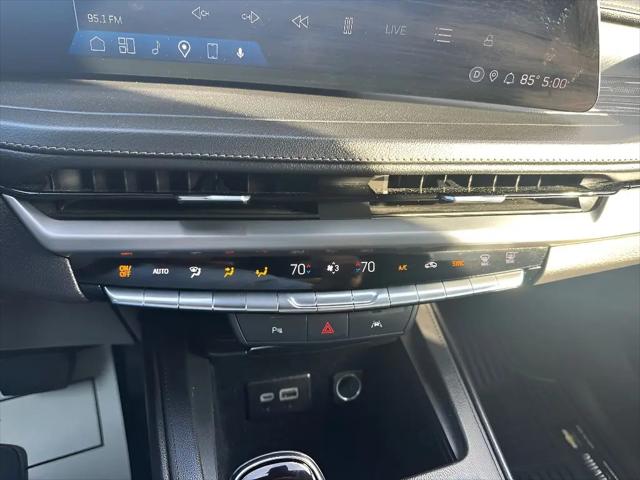 2024 Cadillac XT4 FWD Premium Luxury