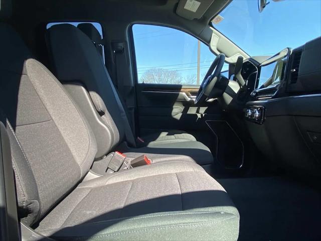 2026 GMC Sierra 1500 Double Cab, Standard Bed, SLE, 4WD
