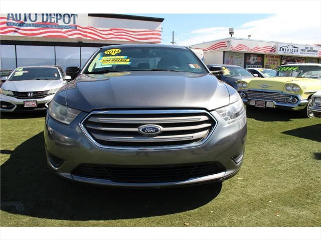 2014 Ford Taurus SE