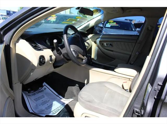 2014 Ford Taurus SE