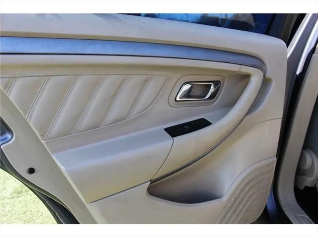 2014 Ford Taurus SE