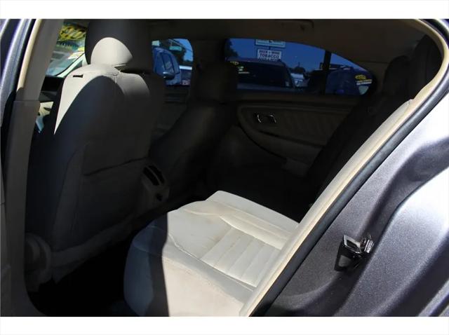 2014 Ford Taurus SE
