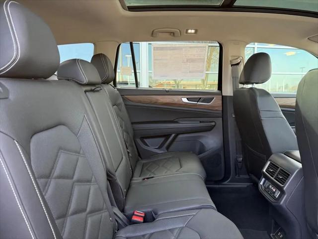 2026 Volkswagen Atlas SE with Technology
