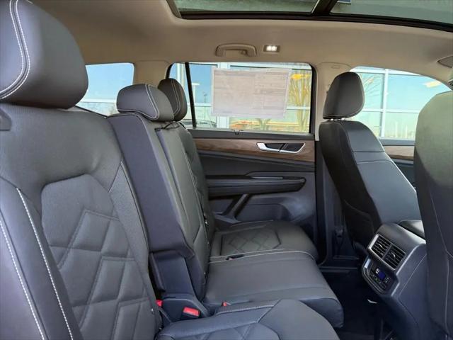 2026 Volkswagen Atlas SE with Technology