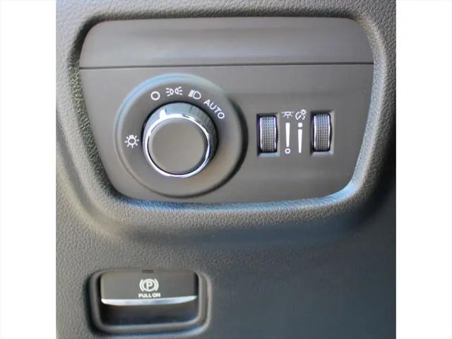 2026 Jeep Grand Cherokee Altitude 4x2