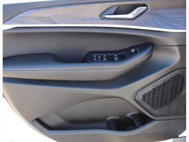 2026 Jeep Grand Cherokee Altitude 4x2
