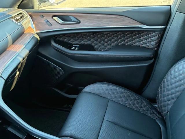 2025 Jeep Grand Cherokee Summit 4x4