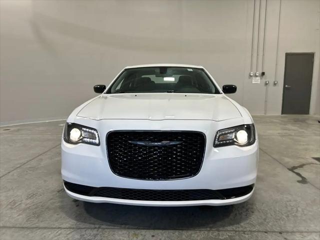 2022 Chrysler 300 Touring