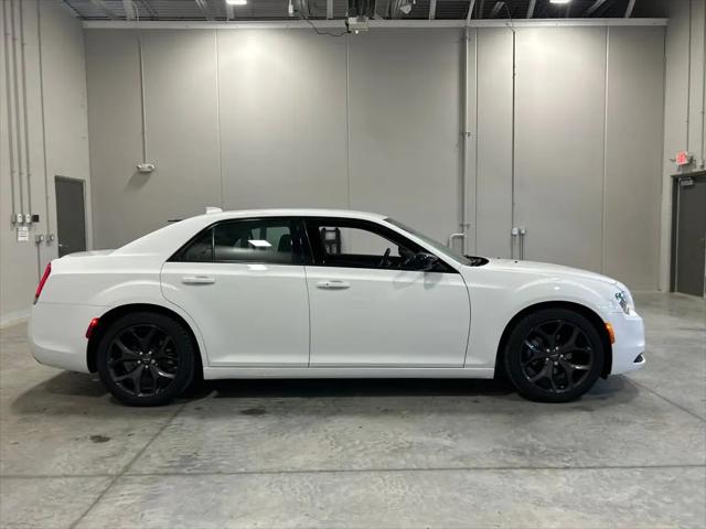 2022 Chrysler 300 Touring