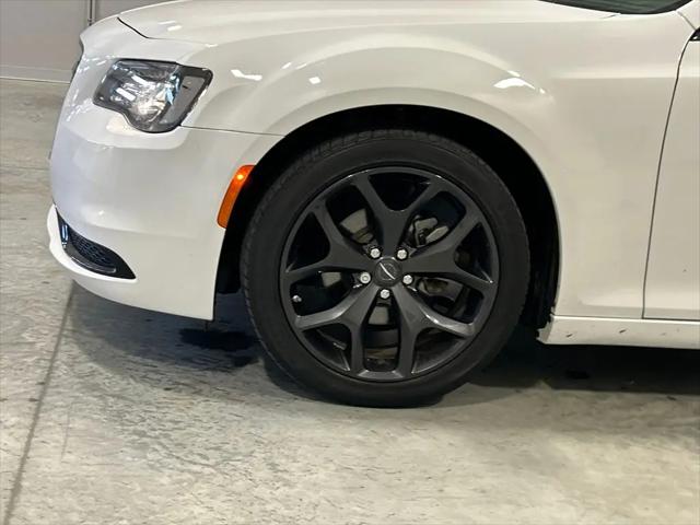 2022 Chrysler 300 Touring