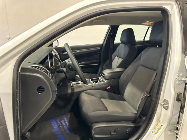 2022 Chrysler 300 Touring