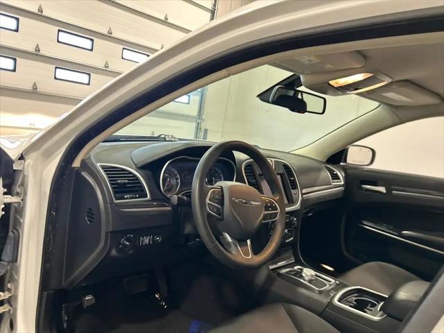 2022 Chrysler 300 Touring