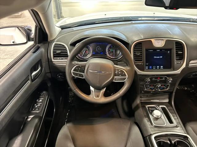 2022 Chrysler 300 Touring