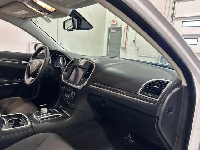 2022 Chrysler 300 Touring