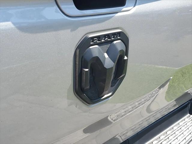 2022 Ram 1500 Laramie Crew Cab 4x2 5'7" Box