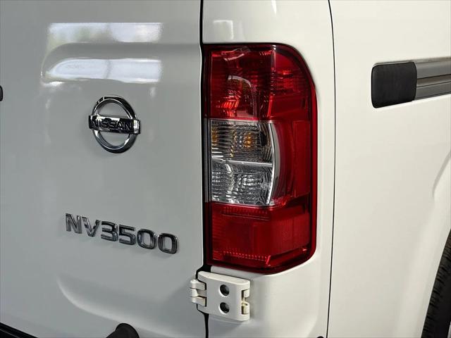 2017 Nissan 3500 S V6