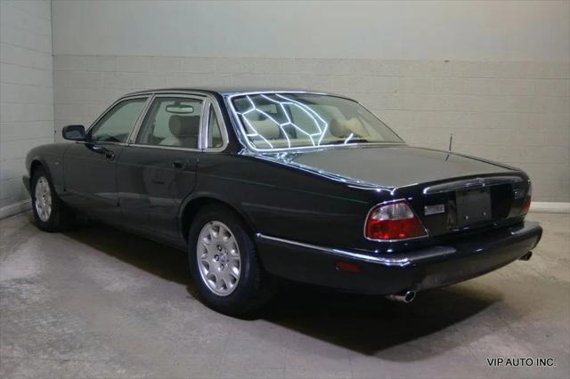 2000 Jaguar XJ Standard