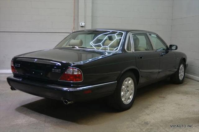 2000 Jaguar XJ Standard