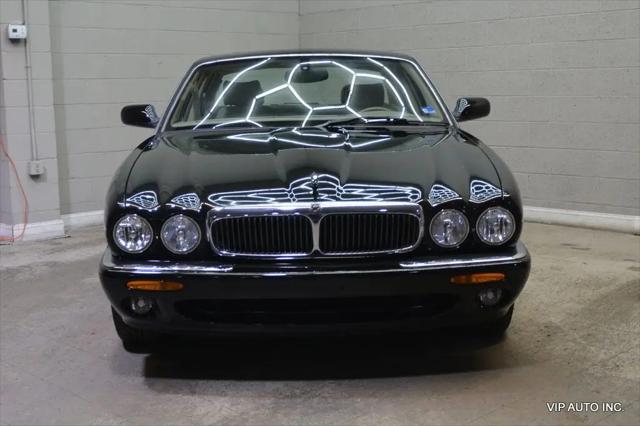 2000 Jaguar XJ Standard
