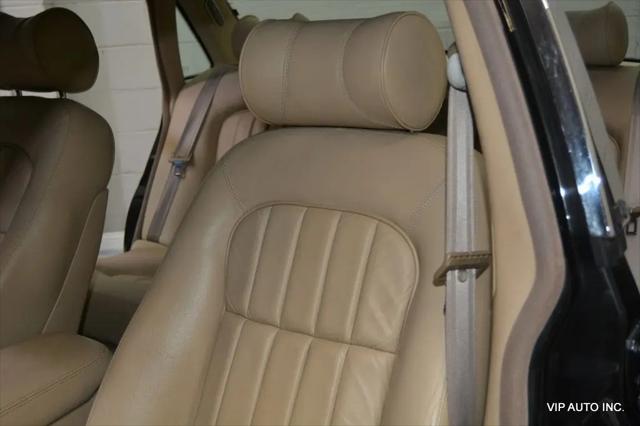 2000 Jaguar XJ Standard