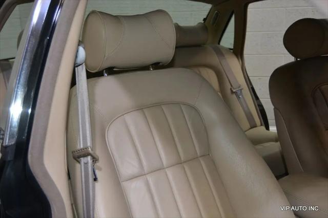 2000 Jaguar XJ Standard