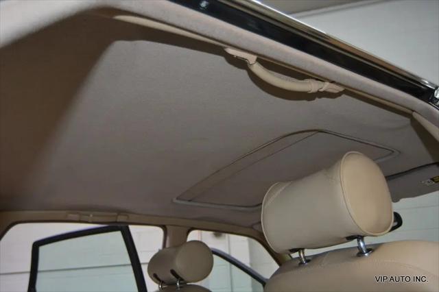 2000 Jaguar XJ Standard