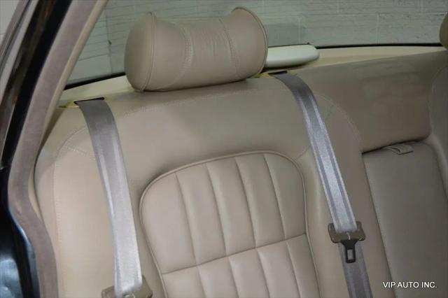 2000 Jaguar XJ Standard