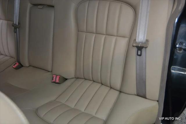 2000 Jaguar XJ Standard