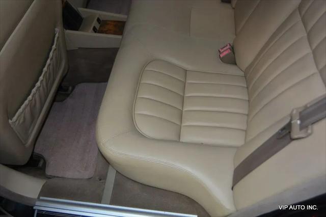 2000 Jaguar XJ Standard