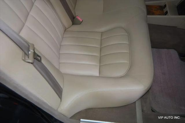 2000 Jaguar XJ Standard