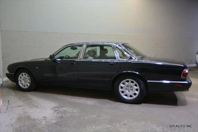 2000 Jaguar XJ Standard