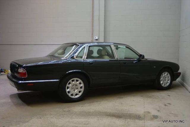 2000 Jaguar XJ Standard