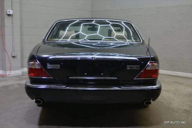 2000 Jaguar XJ Standard