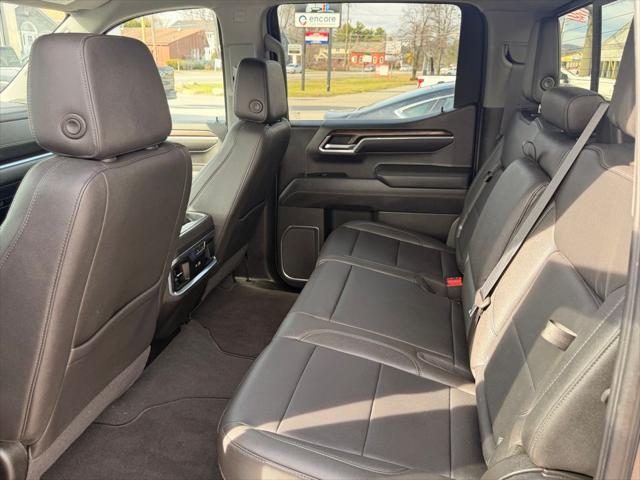 2022 GMC Sierra 1500 4WD Crew Cab Short Box SLT